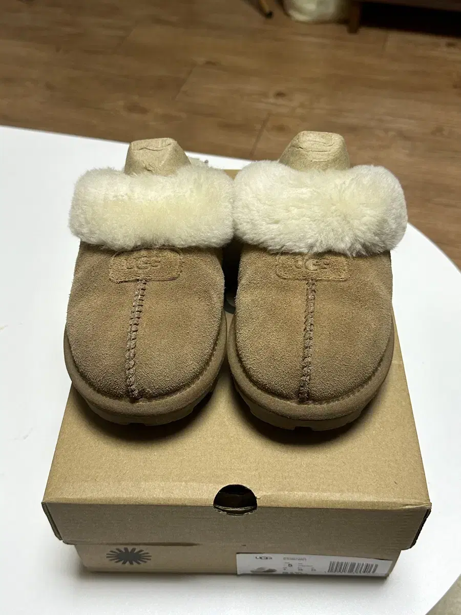 어그슬리퍼 코케트 여성 겨울 호주 양털 털슬리퍼 UGG 230