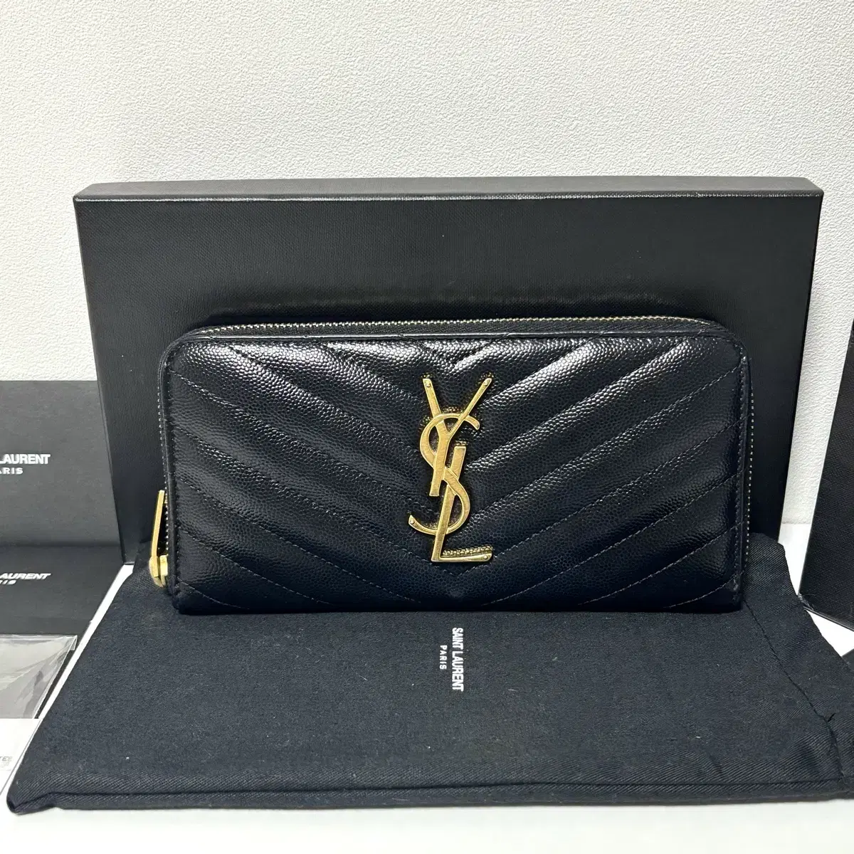 생로랑 YSL 로고 마틀라세 지퍼 어라운드 장지갑