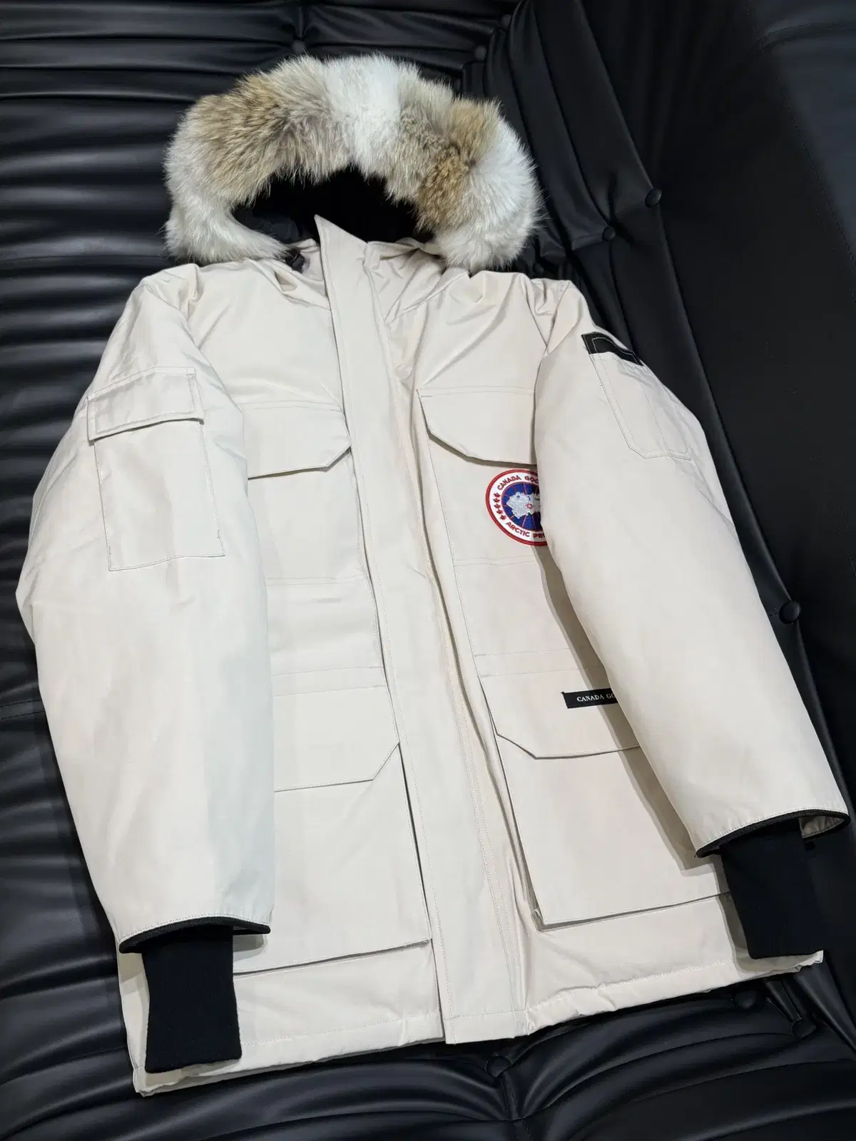 Canada Goose Men's Winter Wapan Logo White Hooded Jacket Padded Windbreaker