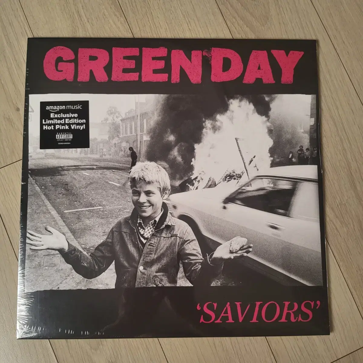 Green Day 그린 데이 14집 Saviors 핫 핑크 컬러 에디션