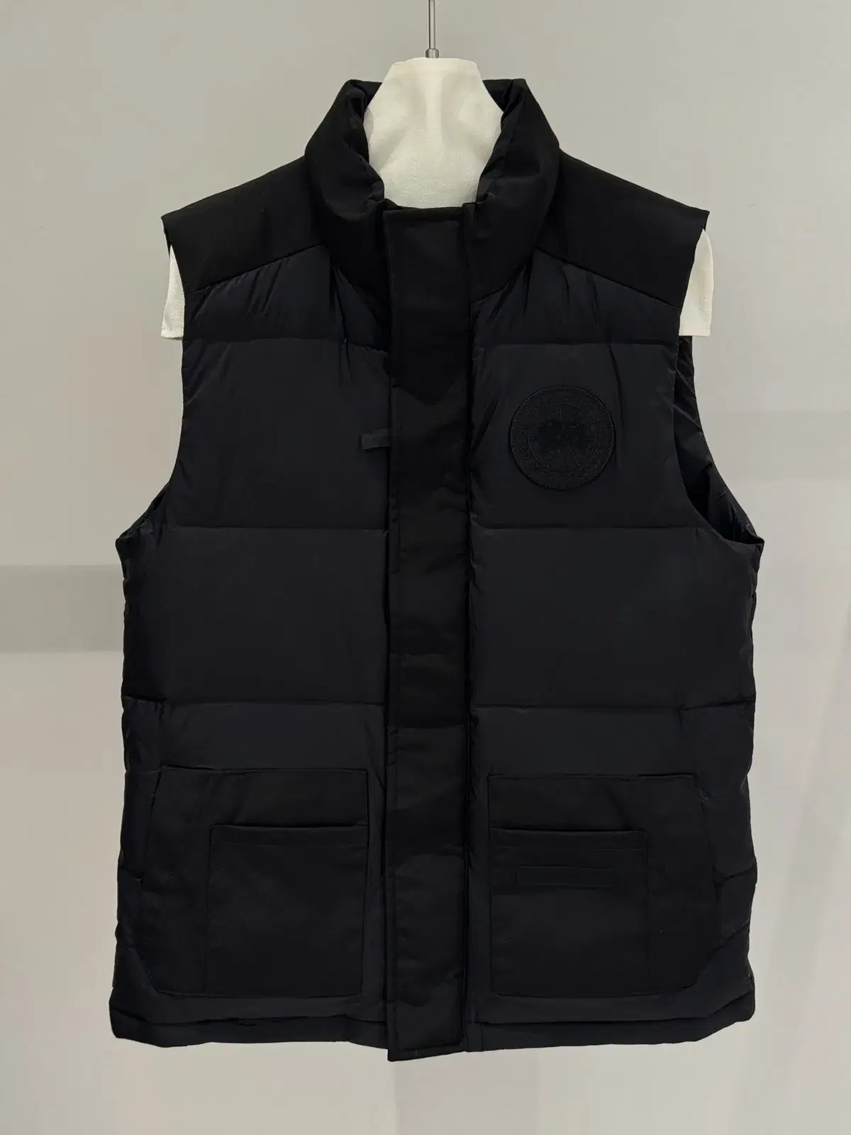 Canada Goose Men's Winter Black Jacket Vest Jo Padded Vest