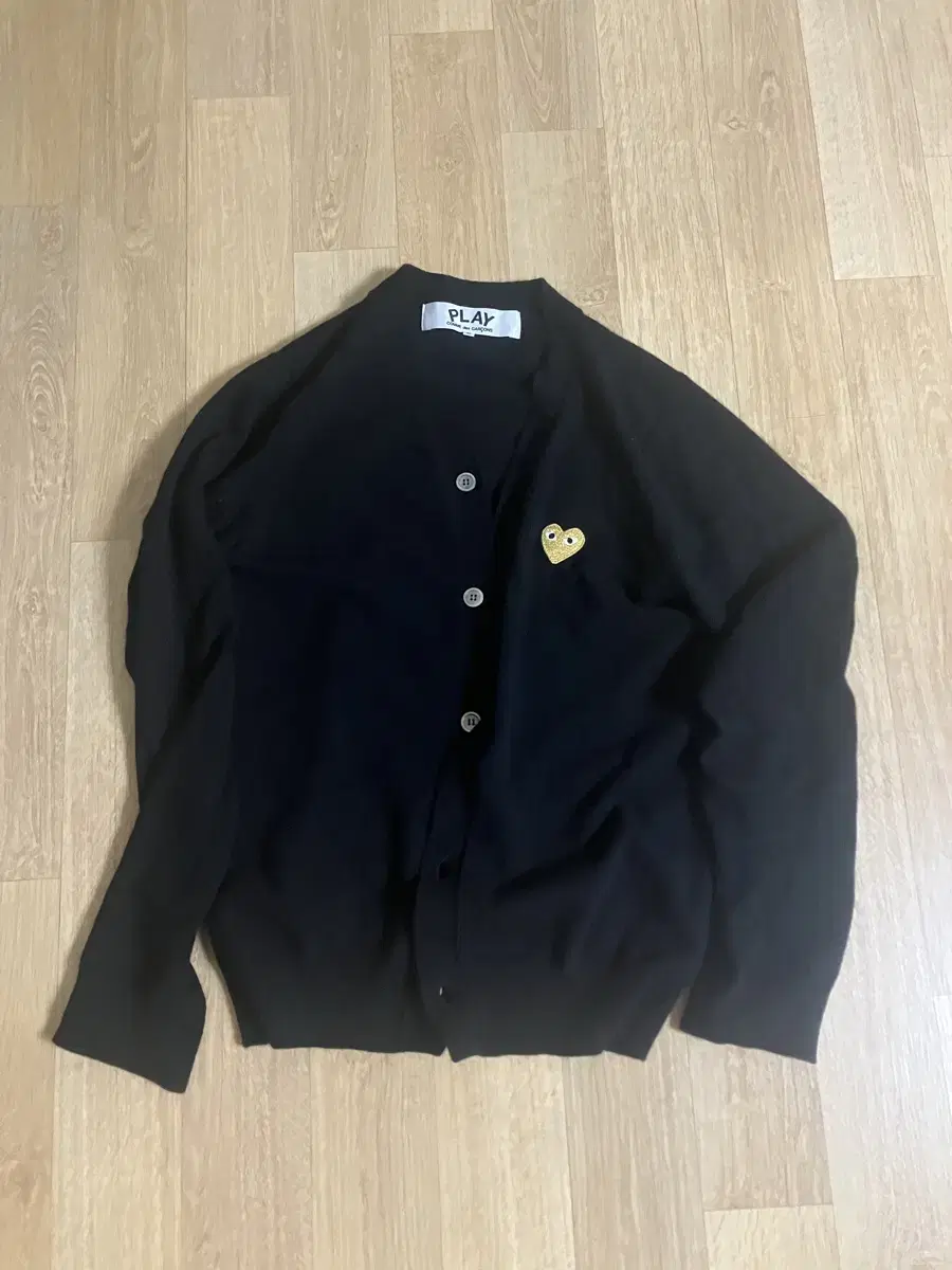 Comme des GarçonsSong Cardigans