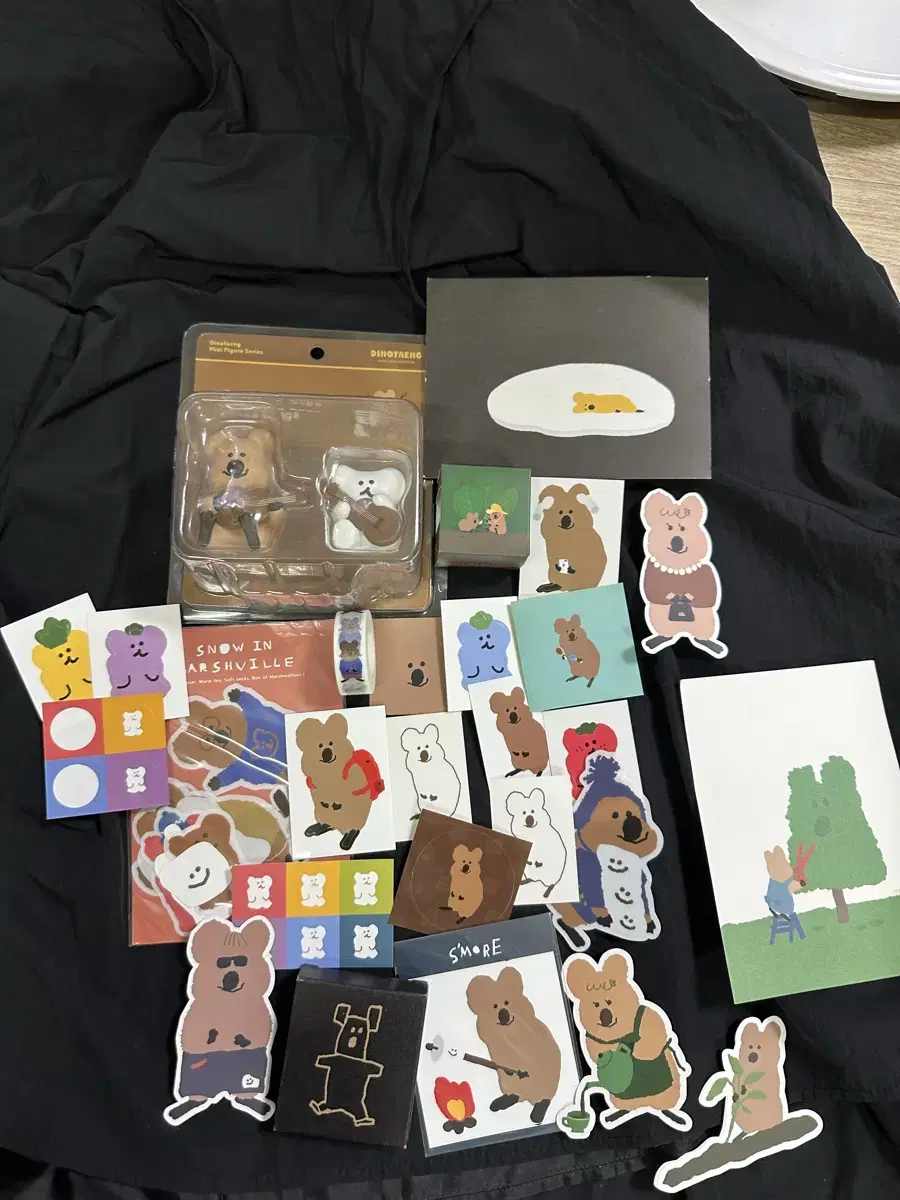 (Bulk) Dinotain Limited sticker Figures postcard etc.