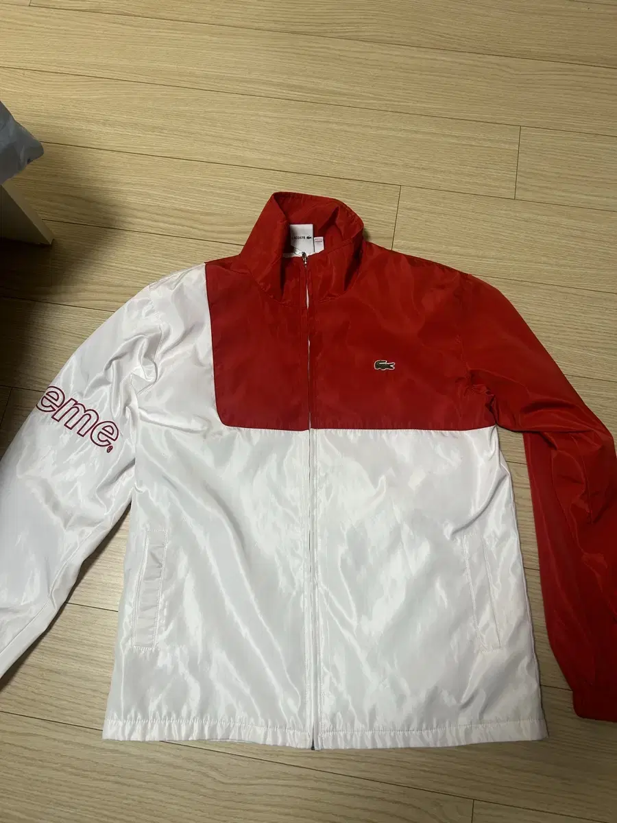 개예쁨)Lacoste Supreme Collaboration Windbreaker M Quick sale