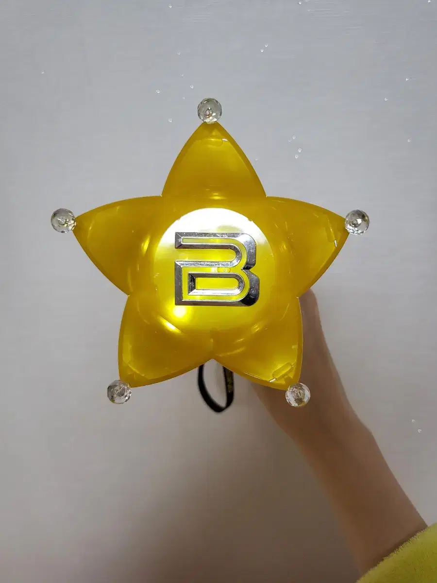 BigBang lightstick sells bangbong ver2, ver3