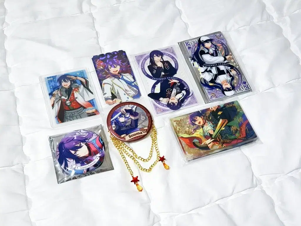 Angsta Hongwoon Soma Goods Set: Midstar Yuko 3rd Flower and Promise Chain Badge Acrylic