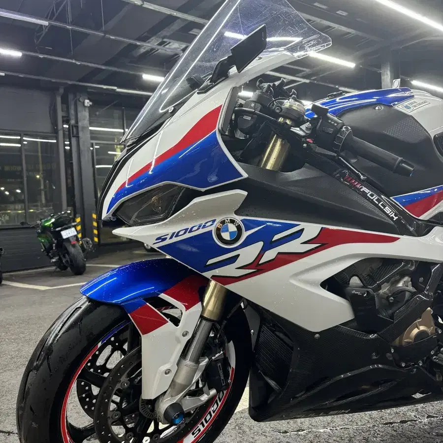 S1000rr m패키지 팔아요