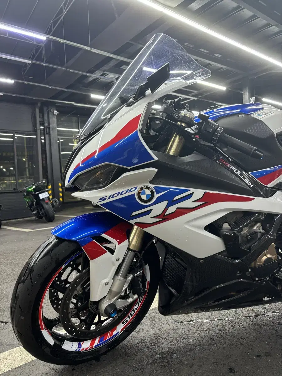 S1000rr m패키지 팔아요