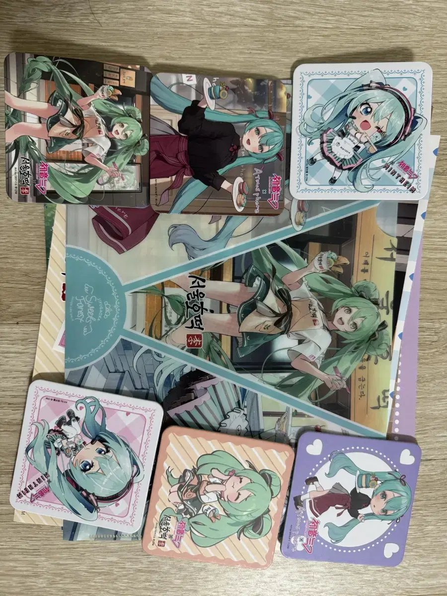 Hatsune Miku Collaboration Café pre-order benefits