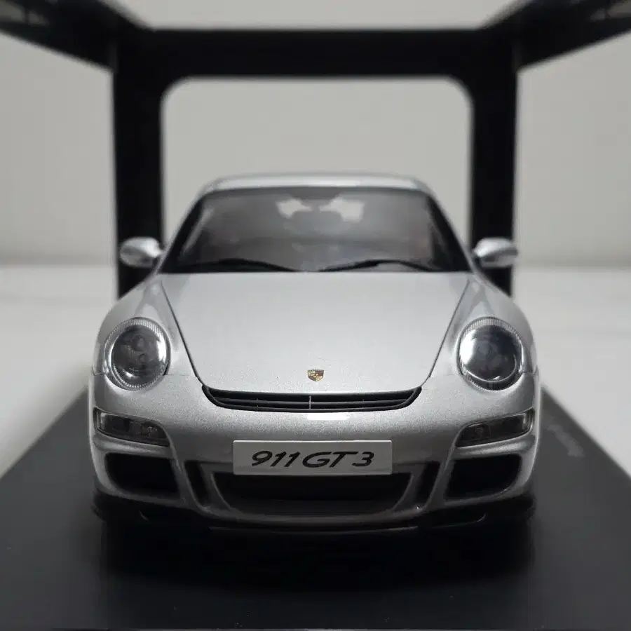 1/18 오토아트 포르쉐 911 GT3 (997) 다이캐스트 판매합니다.