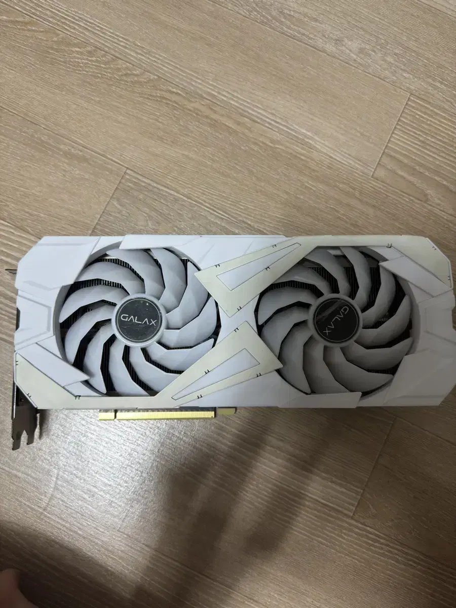 Rtx3070ti 화이트 팝니다 A/S 가능