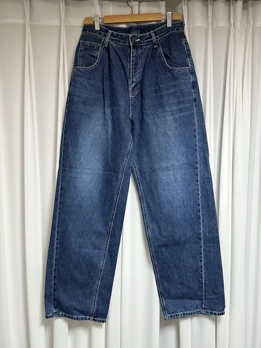 Yea Curved Wide Denim Pants Jin Jeans M (true to size)