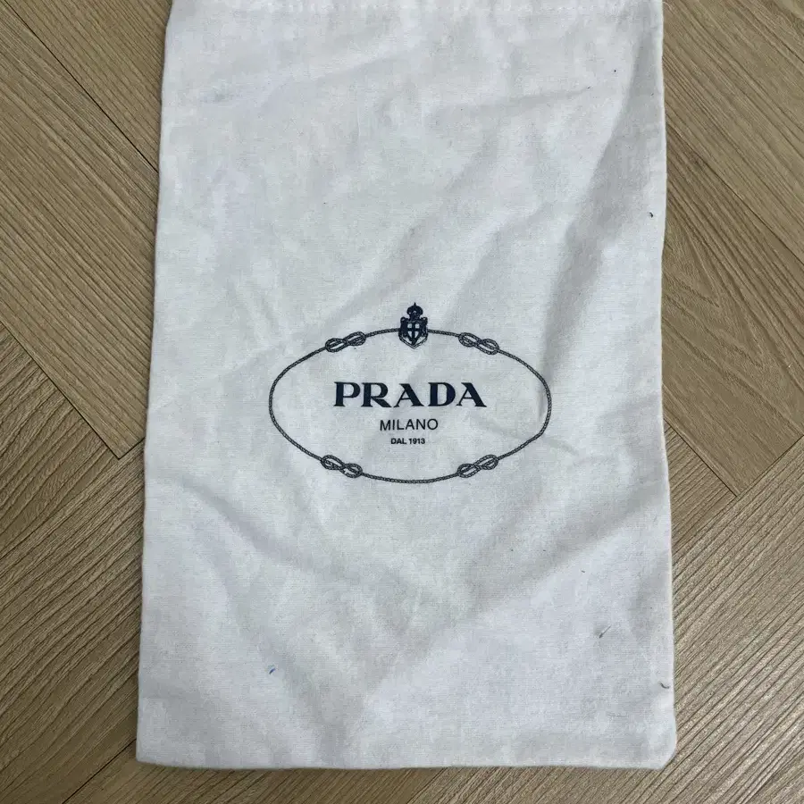 Prada leather sneakers 프라다 빈티지 레더 스니커즈