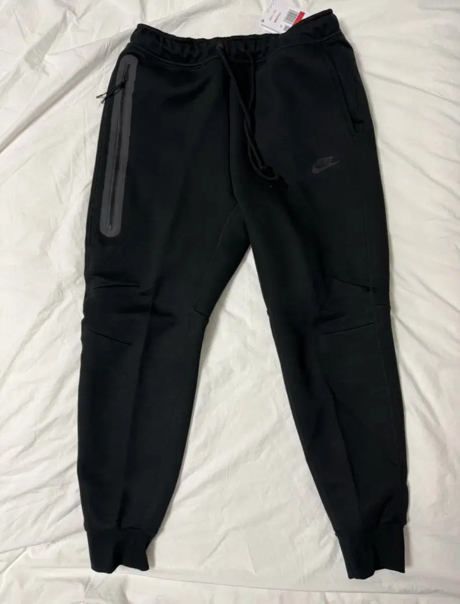 New)L size Nike Techpack Pants