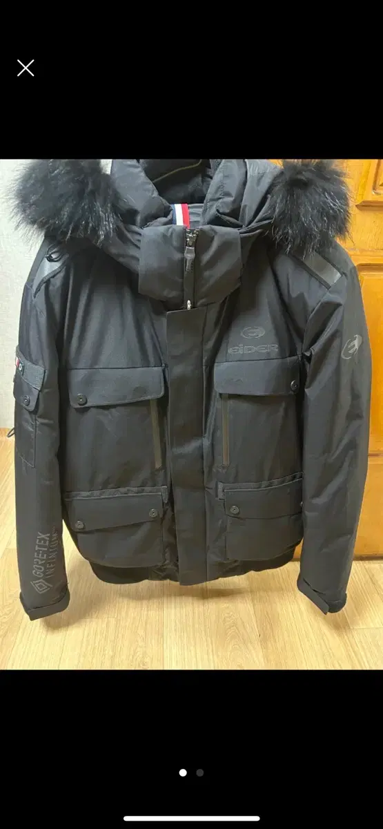 I am selling the Ider Stooky Gore-Tex Infinity Short Padding