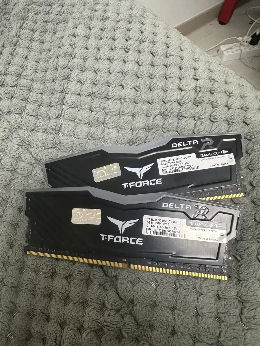 TEAMGROUP DDR4 8Gb 3200mhz 램(튜닝램) 2장