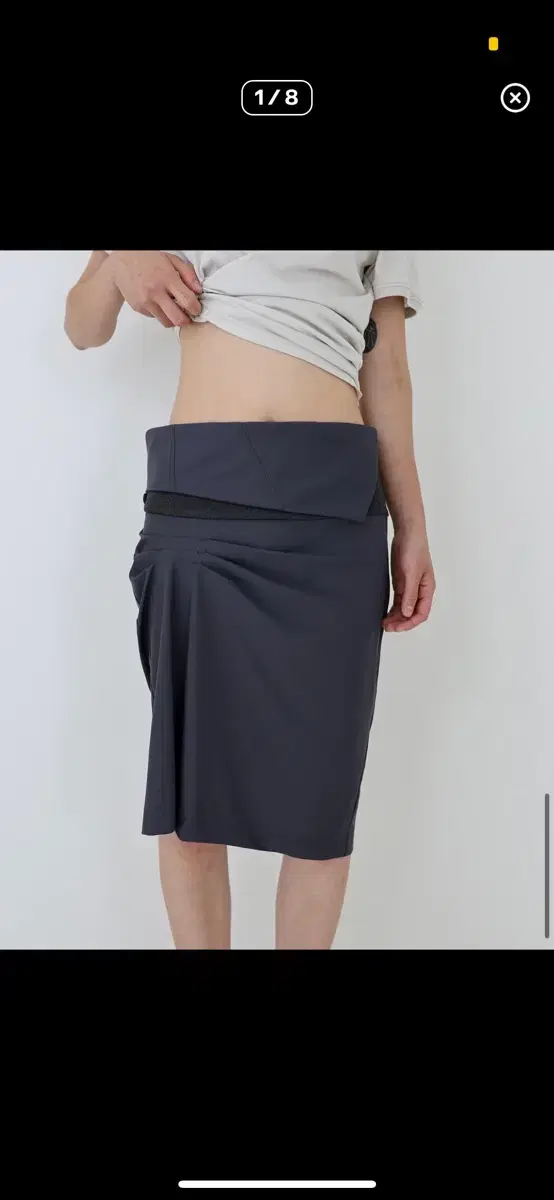 울리카 상투스 Brace pintuck skirt