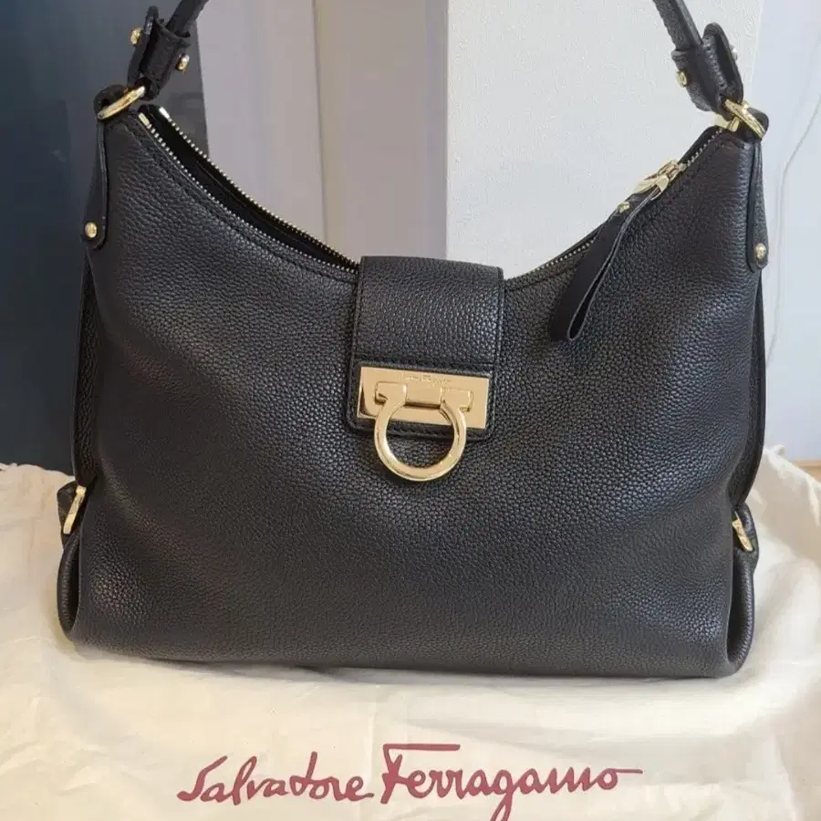 미사용)살바토레 페라가모(Salvatore Ferragamo) 가방 판매