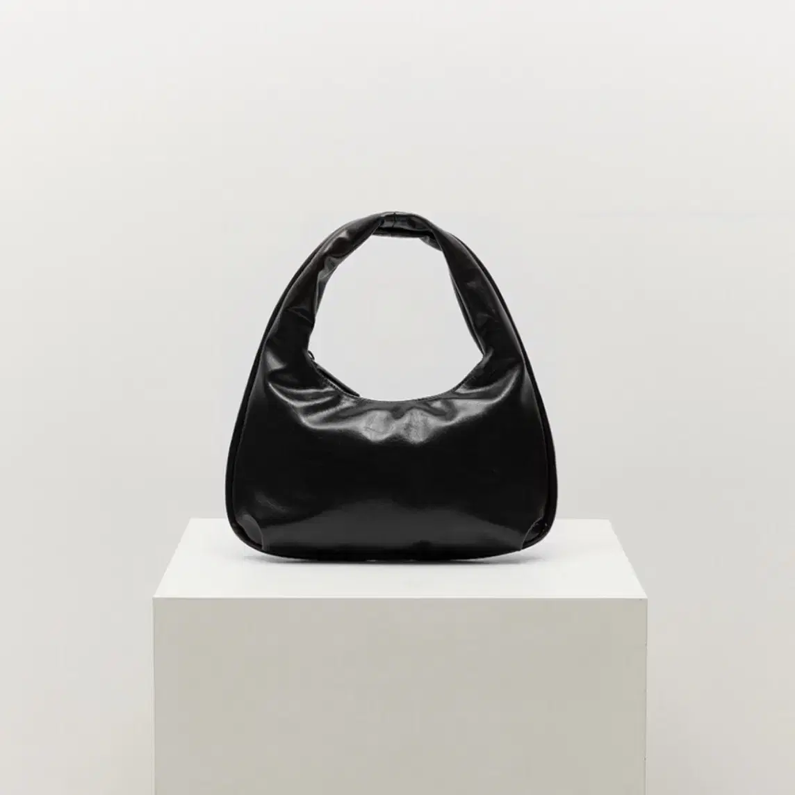 여밈 미니 숄더백 mini plump bag (crinkle black)