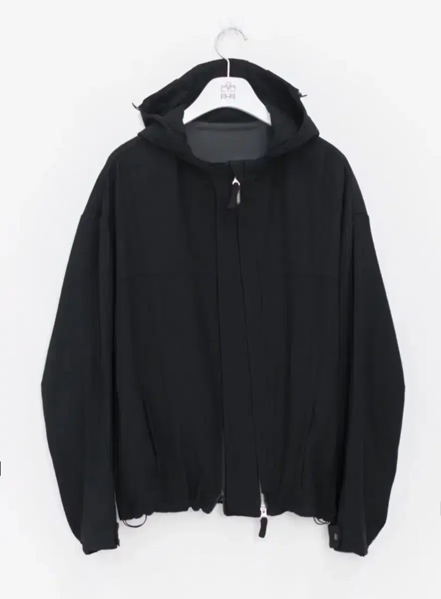 (4)Polyester lew wool hooded jacket for sale