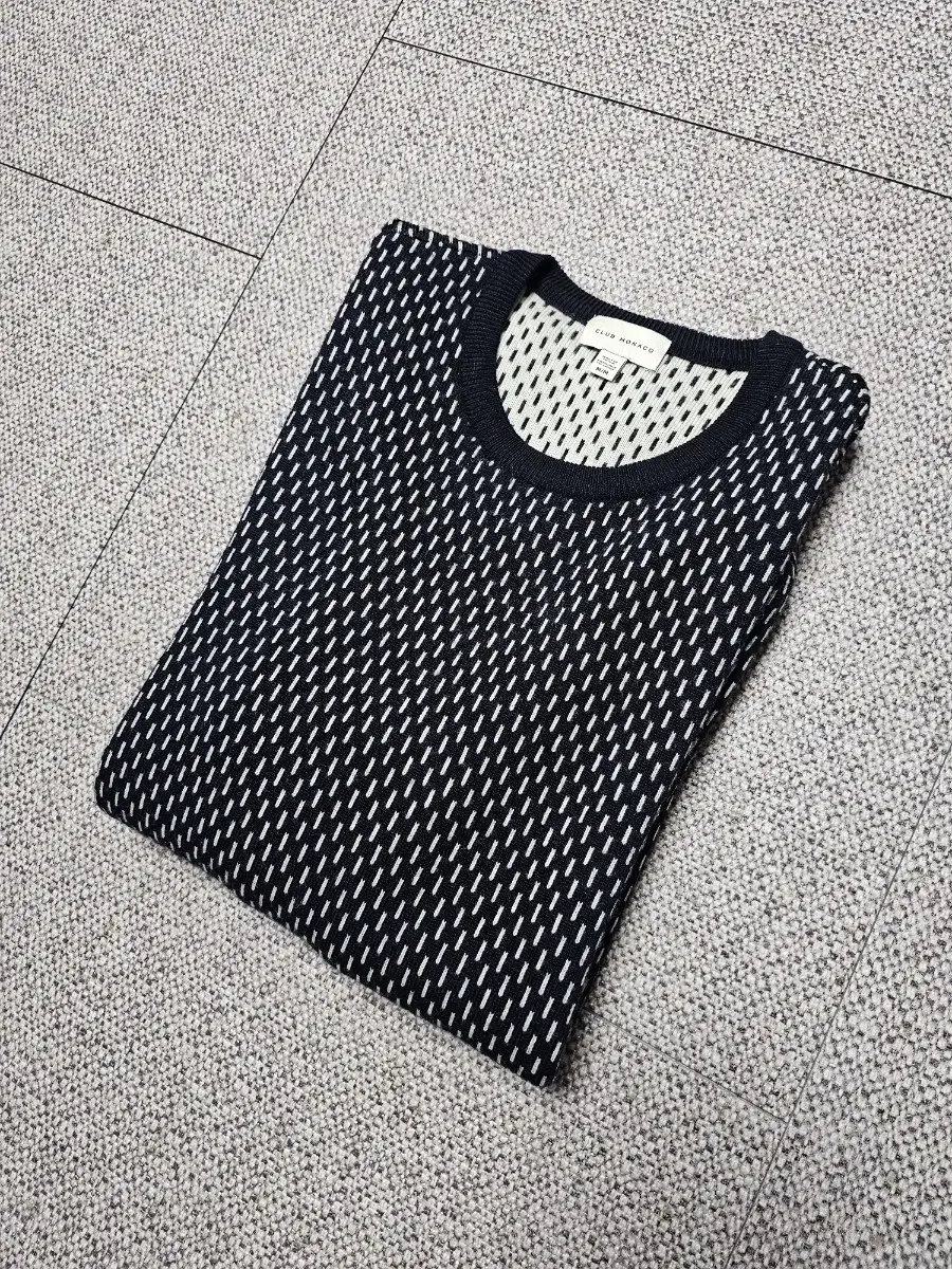 (M) Club Monaco Knit