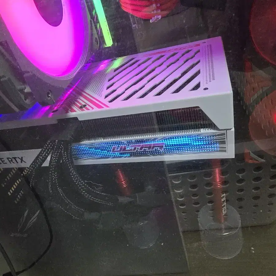 컬러풀 RTX 4080 SUPER ULTRA OC D6X 16GB Whi