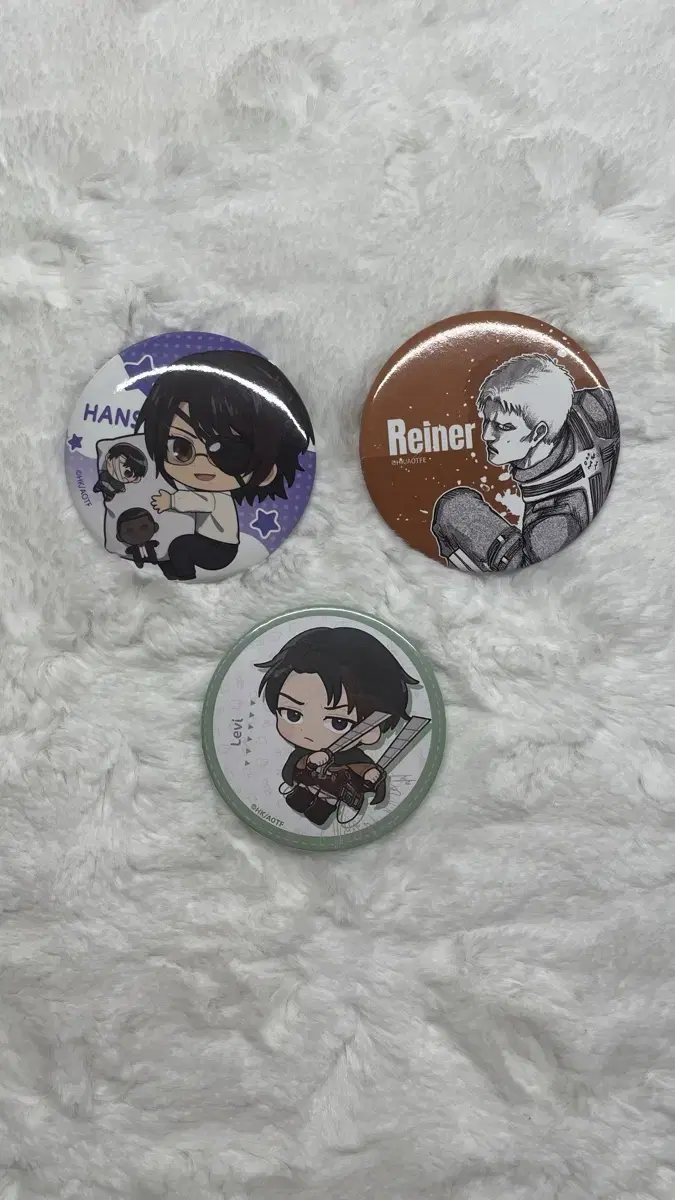 Sells Jin's Giant Can Badges