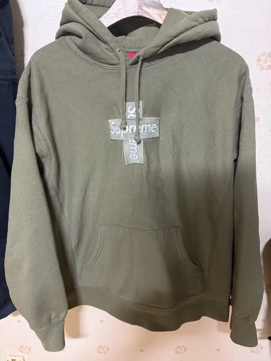 M)Supreme Crossbox logo hoodie olive color sells