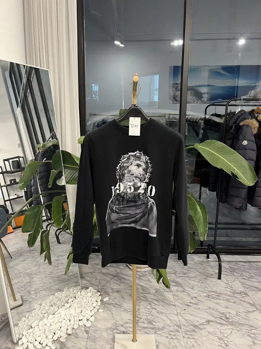 [Less Used] Givenchy Printed Man-to-Man XS