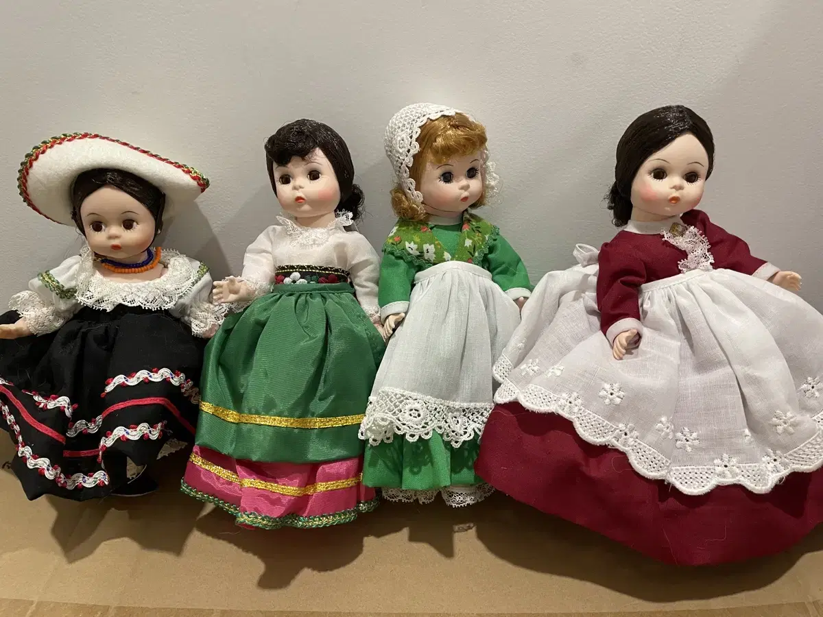 4 Alexander Madame dolls (bulk)