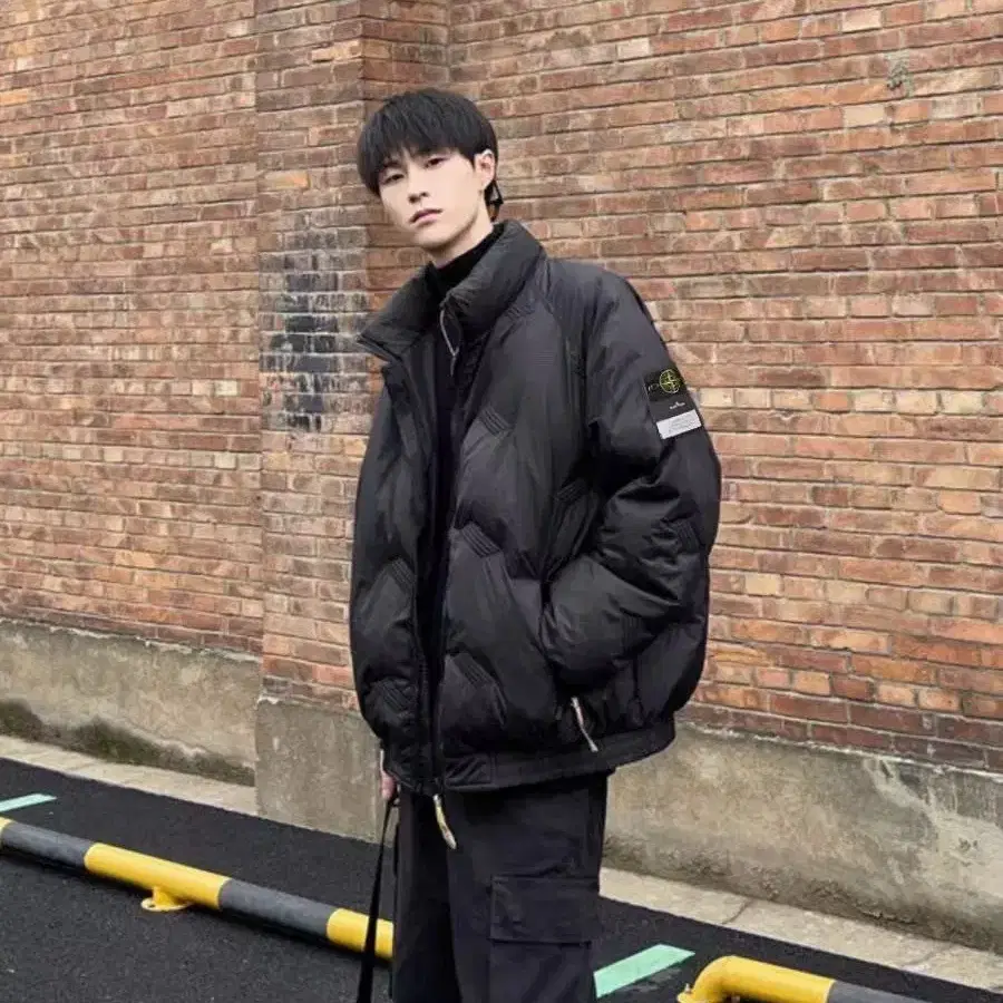 STONE ISLAND스톤 아일랜드 보온 클래식 뱃지 패딩 재킷