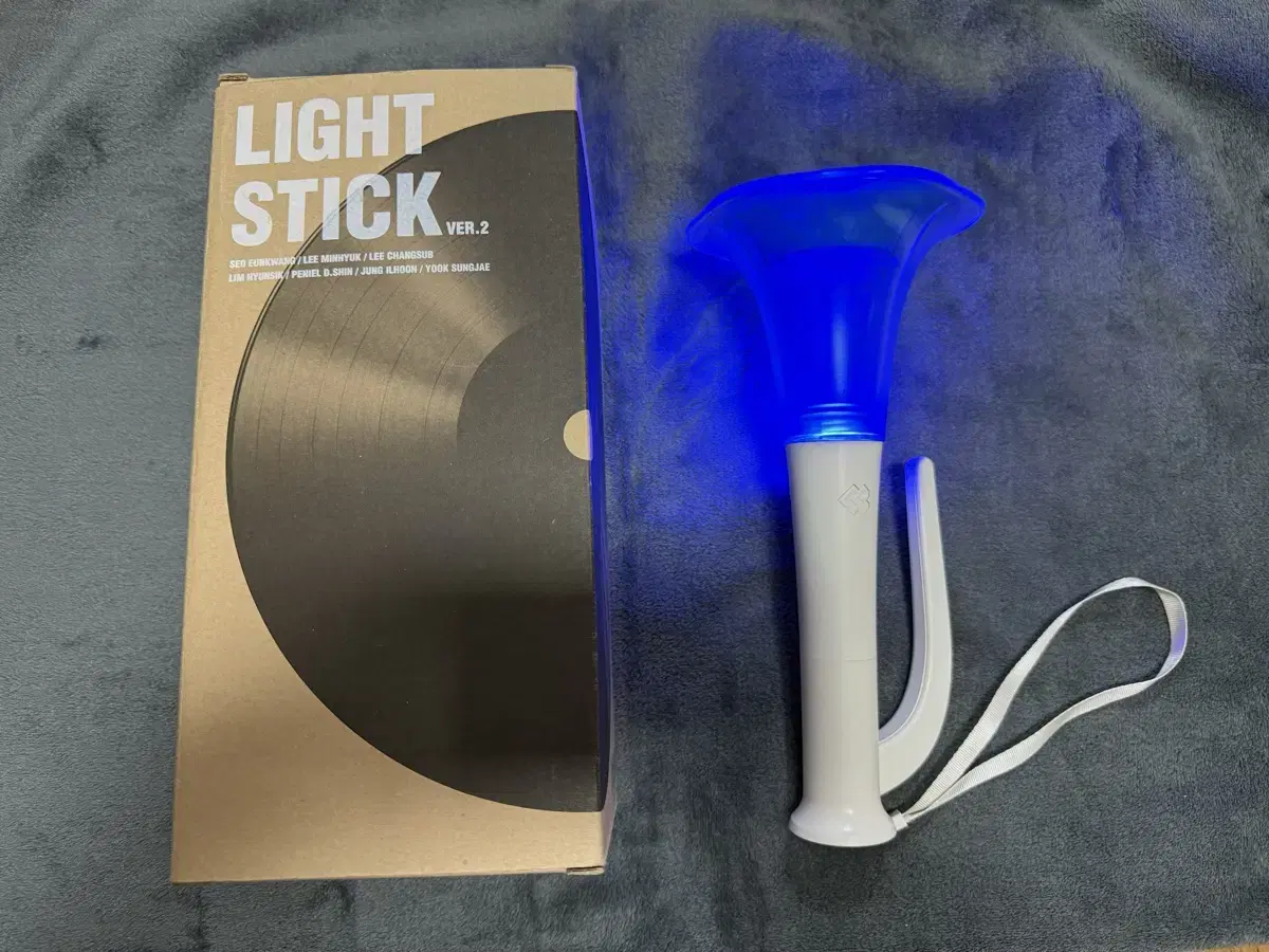 BTOB Lightstick (Seo Eunkwang, Lee Minhyuk, Lee Changsub, Lim Hyunsik, Peniel, Yook Sungjae)