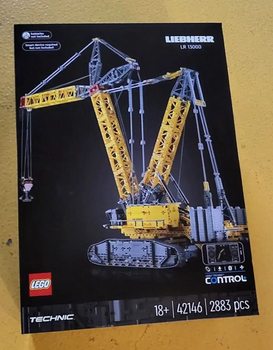 LEGO Riphel LR 13000 Crawler Crane 42146