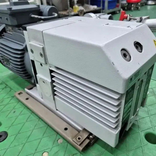 LEYBOLD S25B Vacuum Pump 진공 펌프