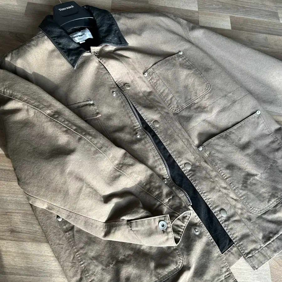 토니웩 - Leather Collar Garment-Washed Util