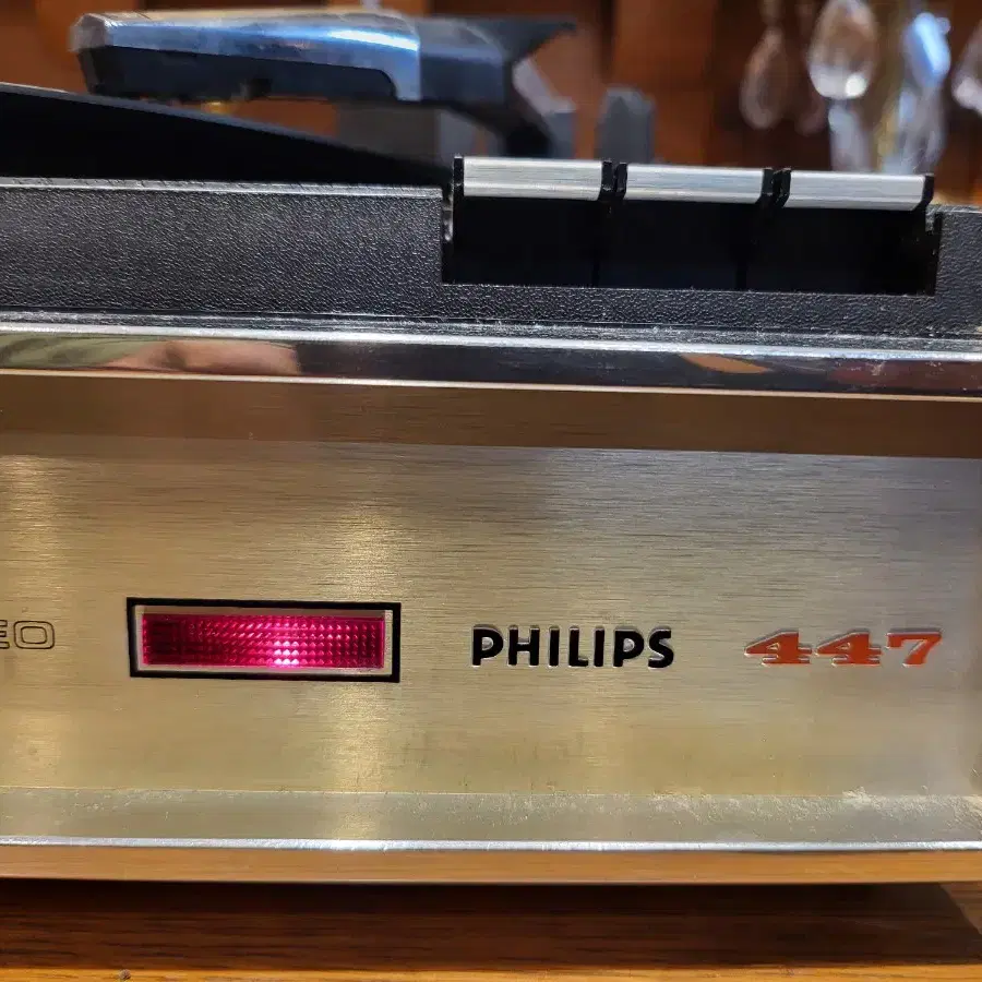 빈티지 philips 447 턴테이블 입니다.