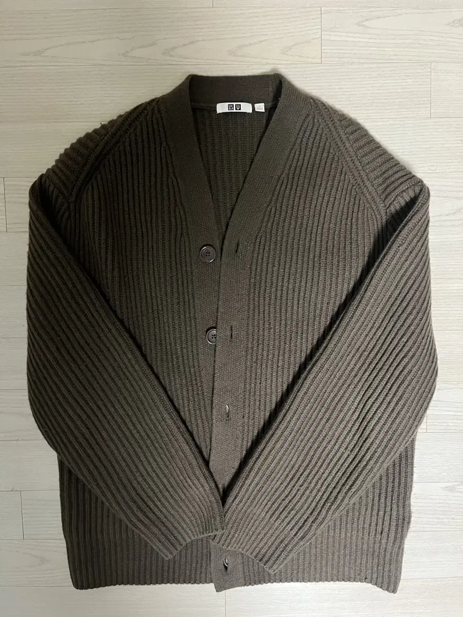 Uniqlo Premium Lambswool Ribbed V-Neck Cardigan L