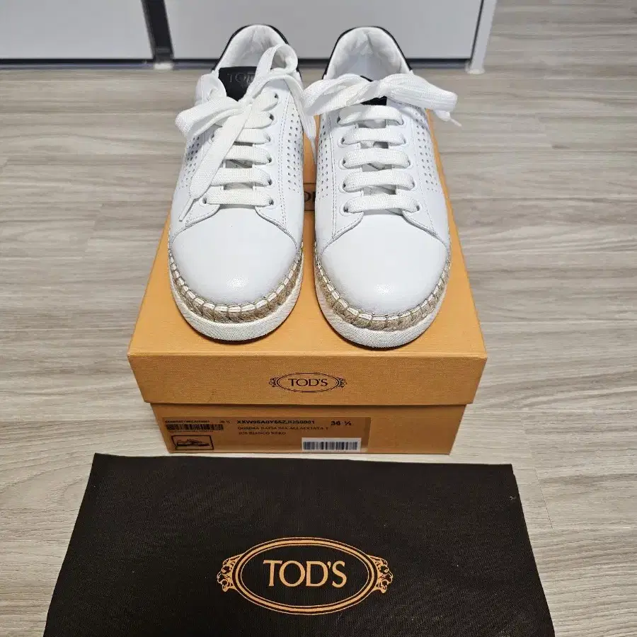 TOD'S 스니커즈 36.5 정품