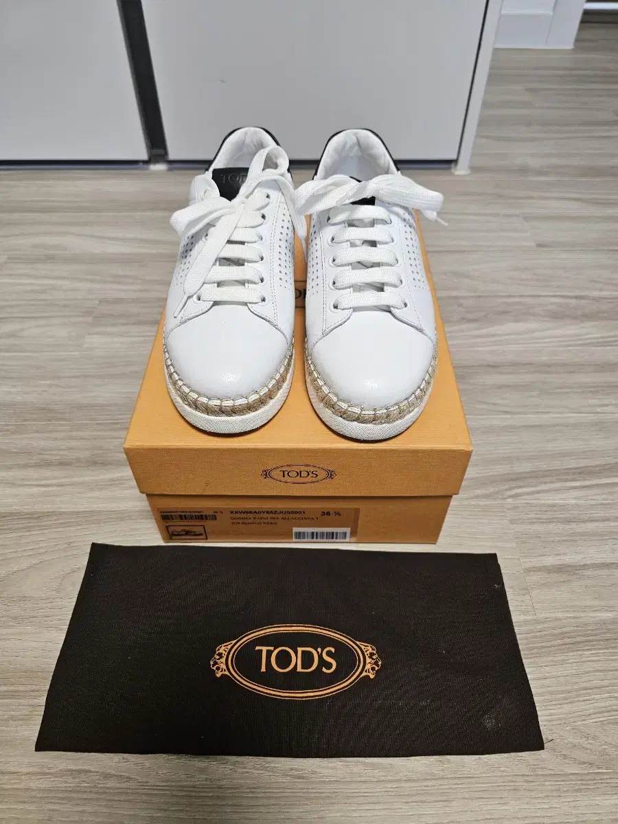 TOD'S 스니커즈 36.5 정품