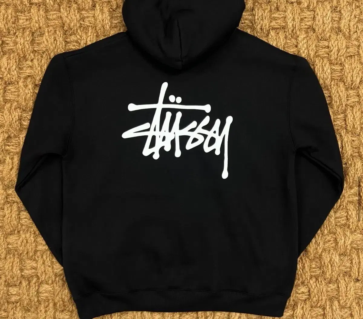 Stushy back logo hood