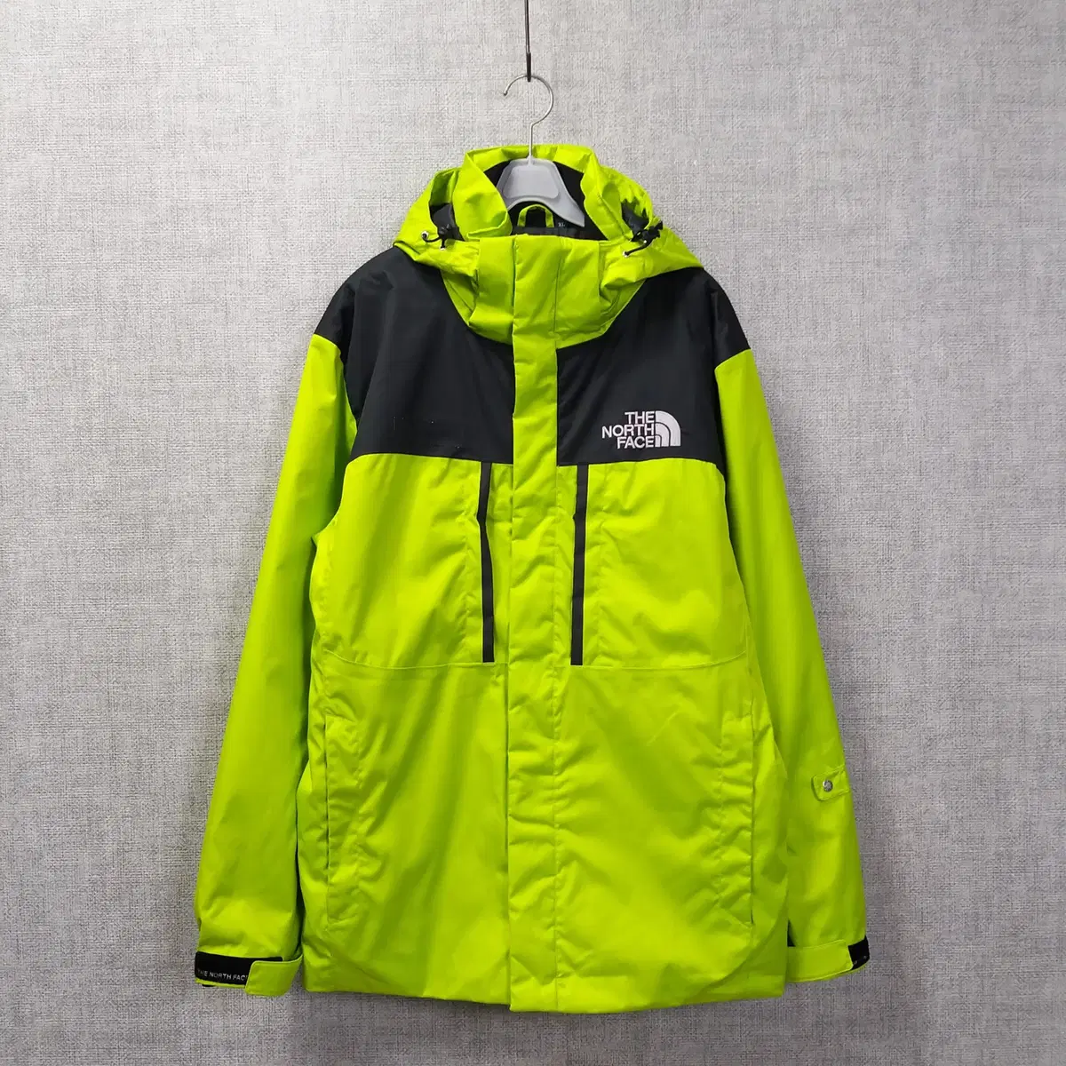 13. The North Face Limeyellow Waterproof Windproof Jacket Men105