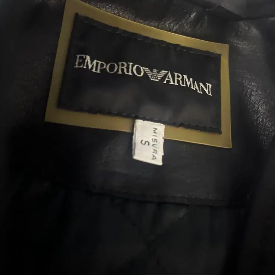 (Emporio Armani) 아르마니 카우 레더 자캣