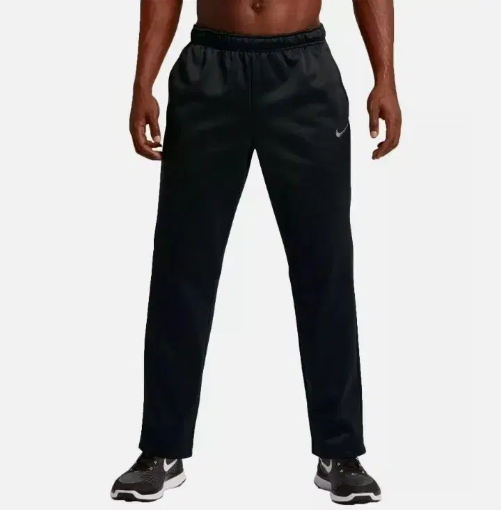 Nike Therma Training Straight Pant S (30-32 inches)