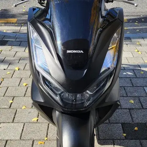 PCX125 22년식 6천키로 팝니다