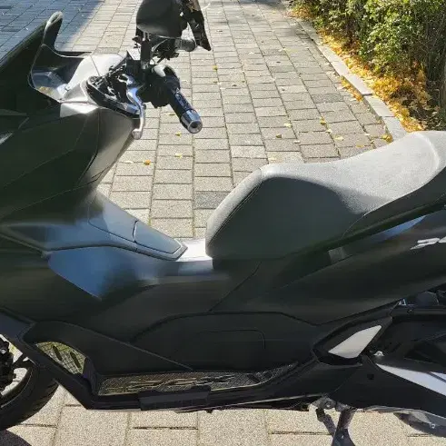 PCX125 22년식 6천키로 팝니다