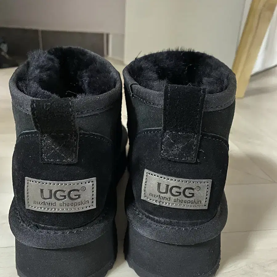 어그 UGG  울트라미니 플랫폼 블랙 35