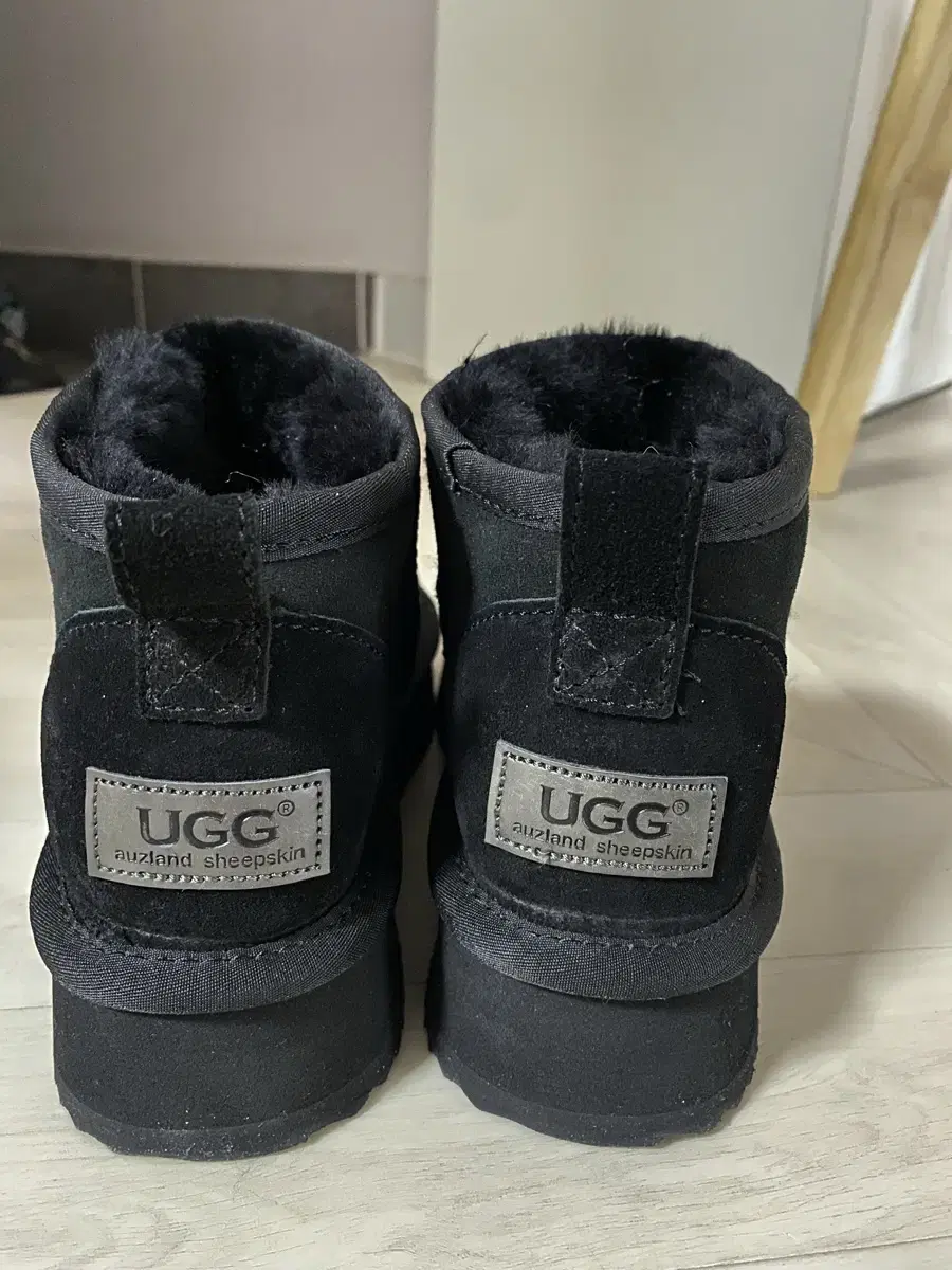 어그 UGG  울트라미니 플랫폼 블랙 35