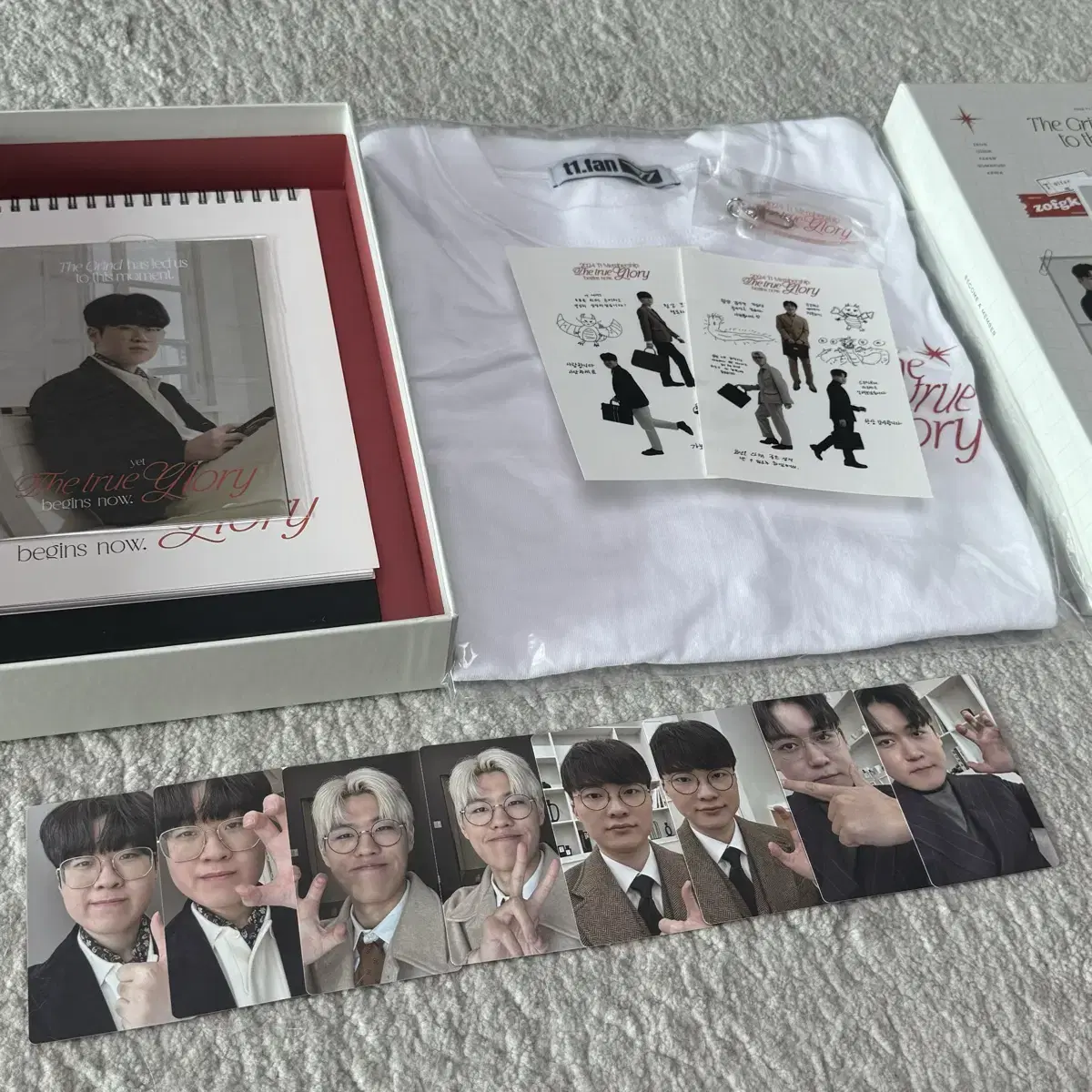 T1 T1 2024 season's greetings / Sells membership packages