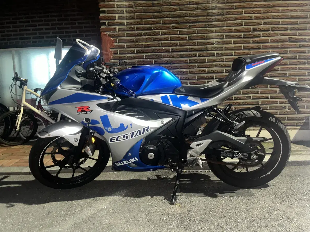 GSX-R125