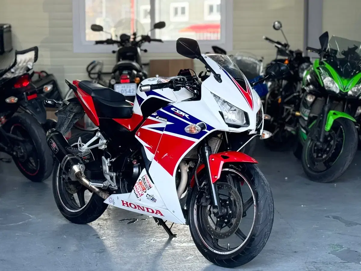 혼다 CBR300R  머플러 구변완료 최저가 판매합니다.